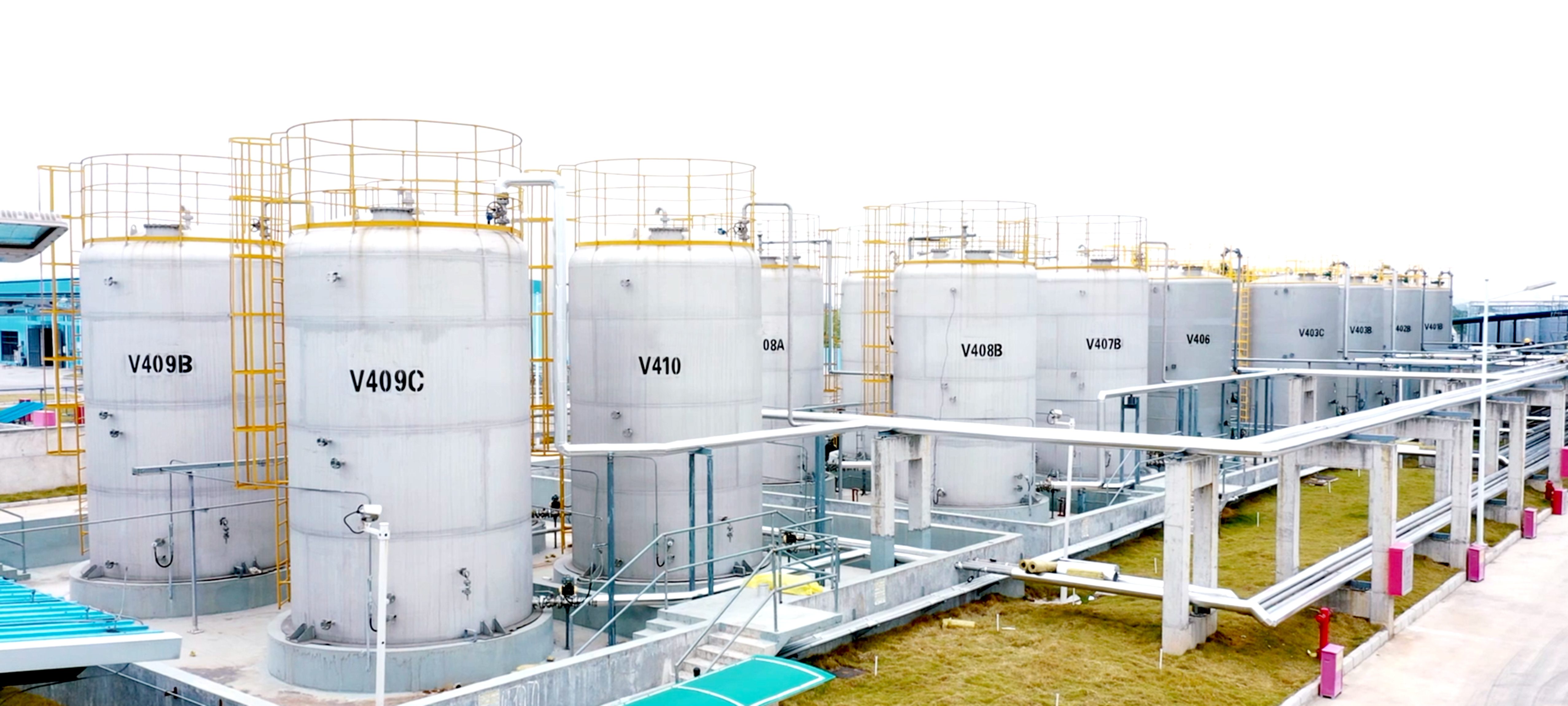 Chemical storage tank facility